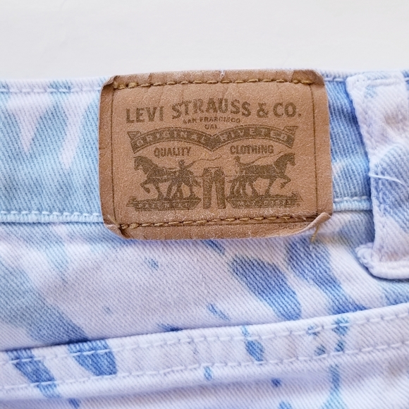 Levi's Tie Dye Shorts Size 10 Regular - Picture 2 of 11